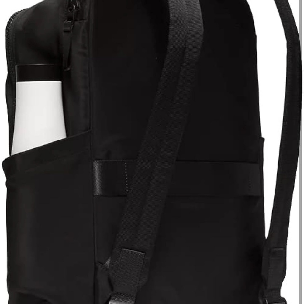 Lululemon Everyday Backpack 2.0 23L - Picture 9 of 12